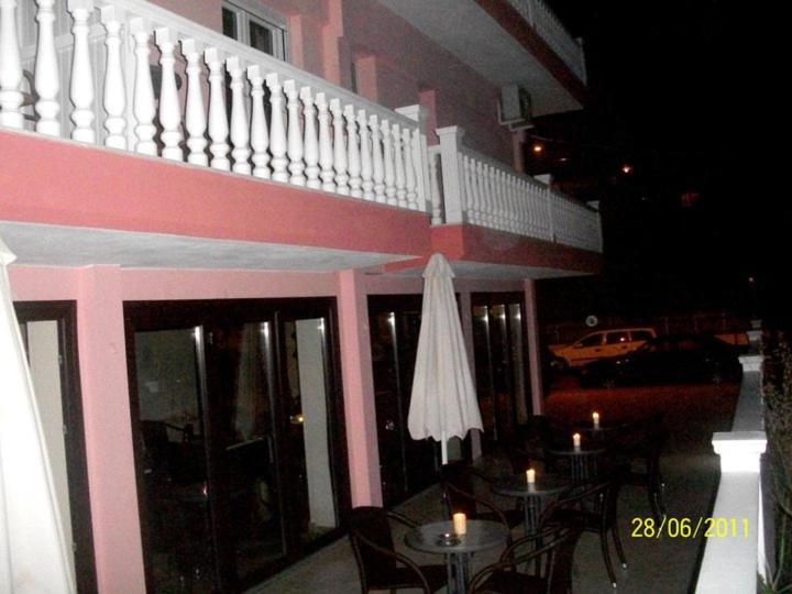 Hotel Louiza Paralía 外观 照片